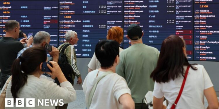 Moscow airports temporarily closed after Ukraine drone attacks