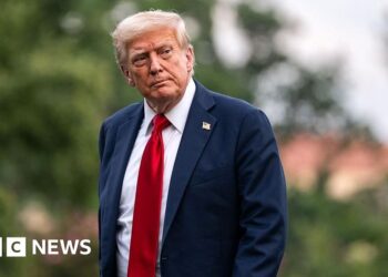 Trump says Ukraine should not target Moscow