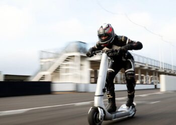 This Turbo Escooter Wants to Set a Guinness World Record