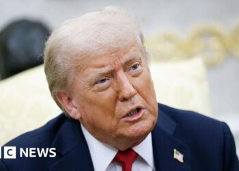 Trump threatens Russia with tariffs while unveiling new Ukraine weapons plan