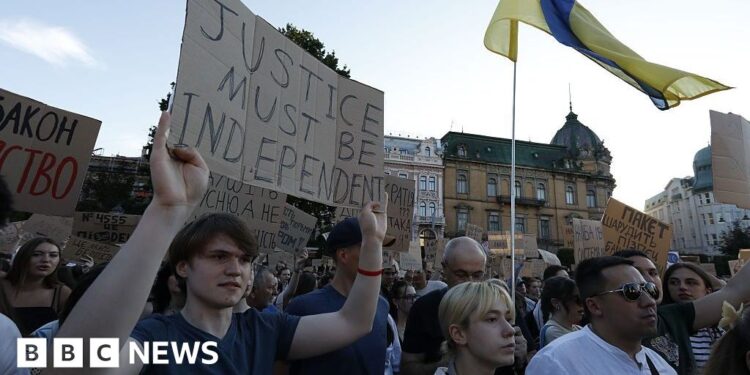 Zelensky backtracks on law over anti-corruption bodies after protests