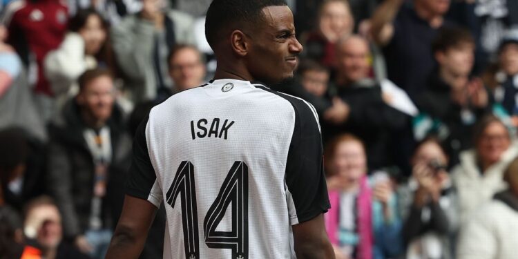 Transfer rumors, news: Liverpool return to Newcastle’s Isak