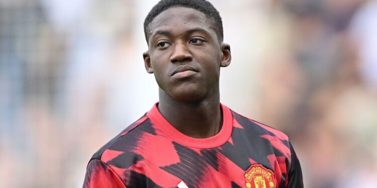 Transfer rumors, news: Mainoo tries to find way out of Man United