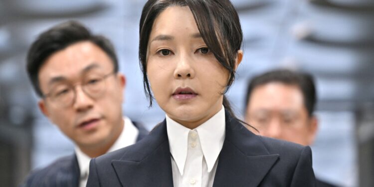 South Korea indicts former first lady for bribery, ex-PM over martial law | Politics News