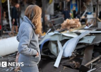 Russia launches massive attack on Ukraine, as Kyiv hits oil refineries