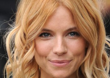 Sienna Miller’s “Boho Lob” Is Back and Suits All Face Shapes