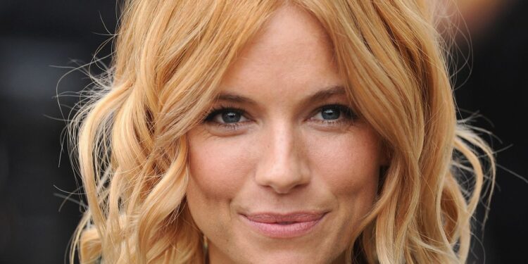 Sienna Miller’s “Boho Lob” Is Back and Suits All Face Shapes
