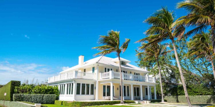 This Coastal Town Was Just Named the Wealthiest Suburb in Florida