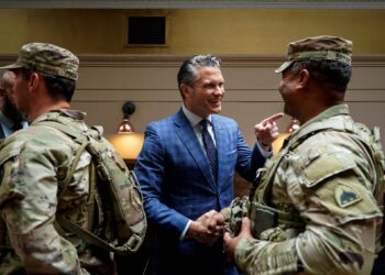 Hundreds of US military lawyers to serve as temporary immigration judges | Donald Trump News