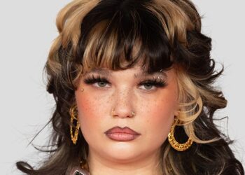 Lola Young ‘OK Now’ After Collapsing During All Things Go Performance