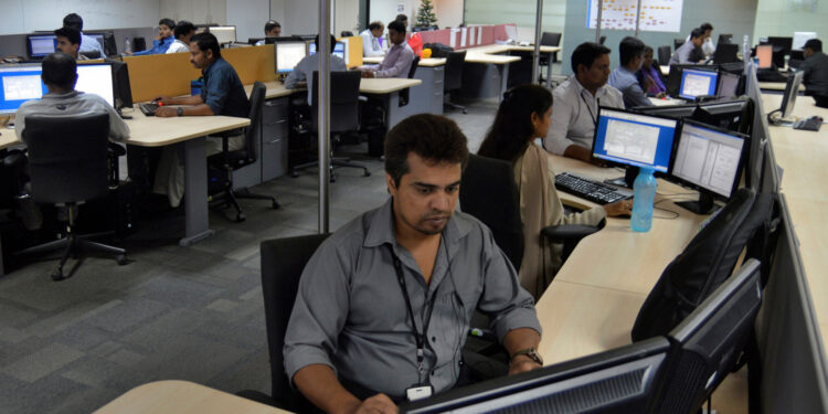 India reacts to Trump’s $100,000 H-1B visa fee | Newsfeed