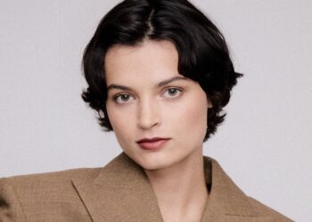 21 Best Makeup Products, According to Vogue