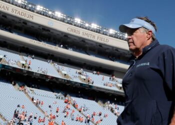 Bill Belichick to stay course as UNC flounders again