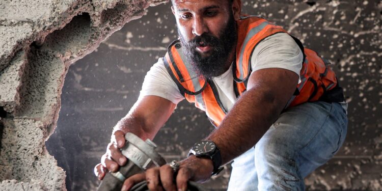 Volunteers join Gaza’s civil defence crews despite huge risks | Israel-Palestine conflict