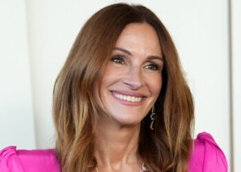 Julia Roberts on Her Love of Taylor Swift