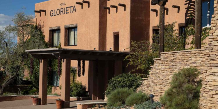 Hotel Glorieta Opens in Santa Fe, New Mexico