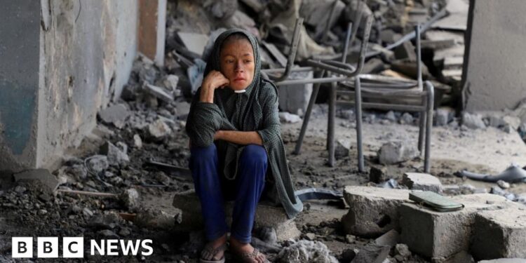 Israel ‘tightens siege’ of Gaza City as Hamas reviews Trump peace plan