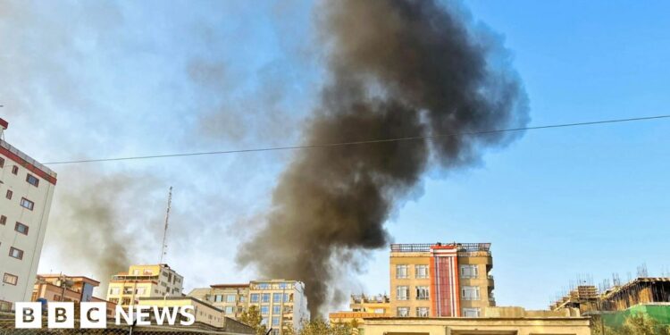 Afghan Taliban and Pakistan agree short truce after deadly clashes