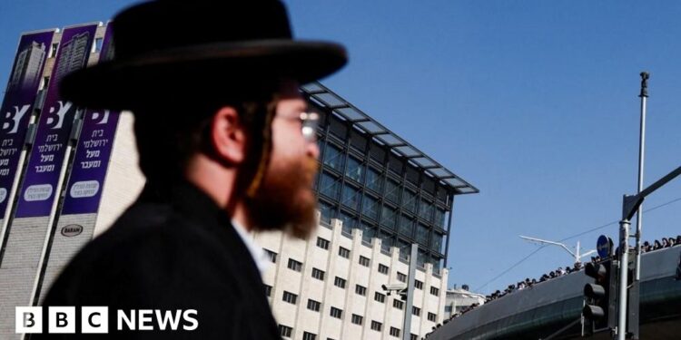 Hundreds of thousands of ultra-Orthodox Israelis protest against conscription