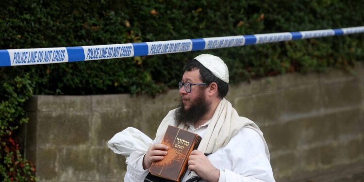 What we know about deadly UK synagogue attack | Police