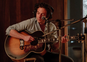 Chainsaw Man Surprises, Springsteen Movie Disappoints