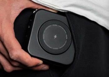 This Compact Portable Charger Works on 5 Devices at Once