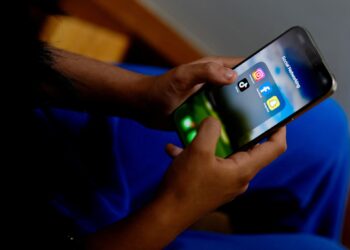 Australia adds Reddit, Kick to social media ban for children under 16 | Social Media News