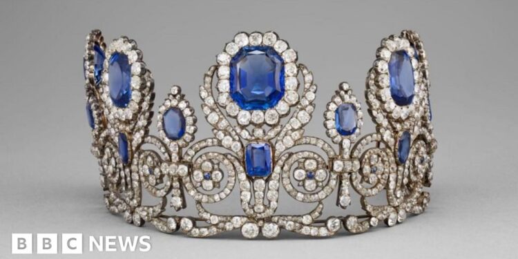 Two more charged over Louvre jewellery heist