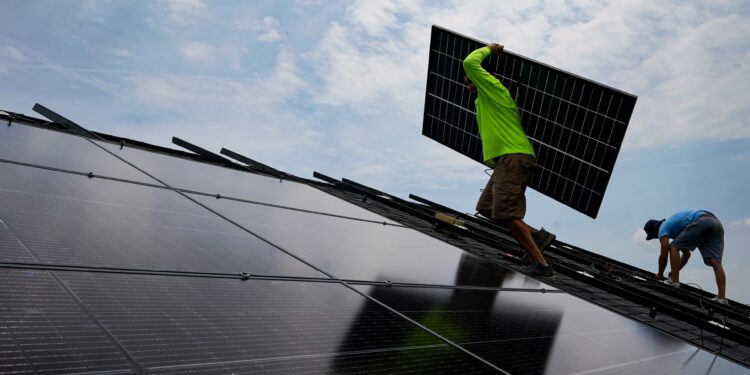 US families’ ‘mind blown’ with cuts to solar rooftop funds | Renewable Energy News