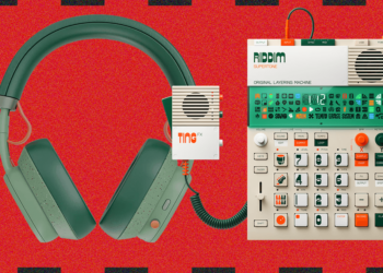 Gear News of the Week: Fairphone Lands in the US, and WhatsApp Is Finally on the Apple Watch