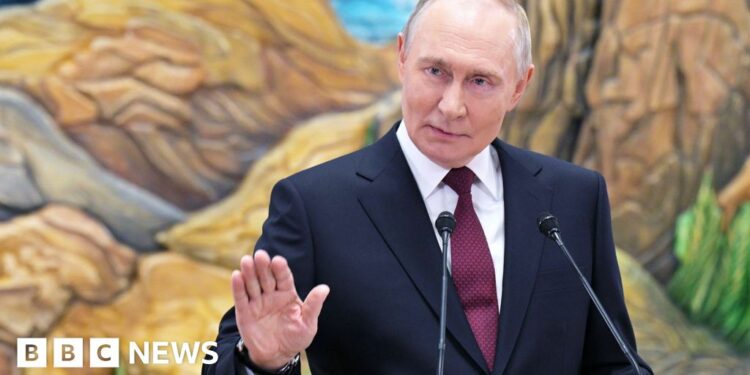 Putin doubles down on demands for Ukrainian territory ahead of talks with US