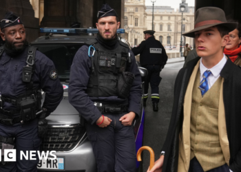 ‘Fedora man’ in viral picture revealed as local teenager
