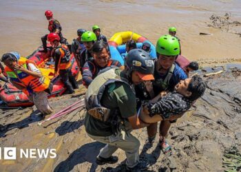 Indonesia searches for hundreds missing in deadly floods