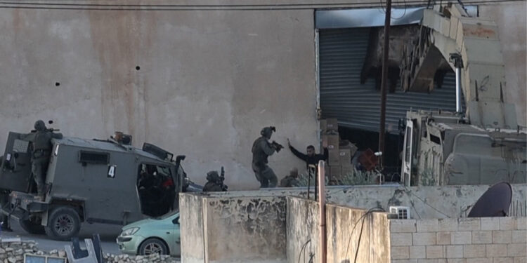 Video shows Israeli soldiers shooting surrendering Palestinians in Jenin | Occupied West Bank