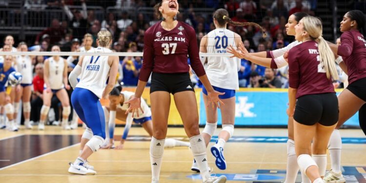 Texas A&M sweeps Pittsburgh in NCAA volleyball semifinal