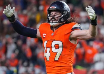 Broncos LB Alex Singleton on his testicular cancer discovery