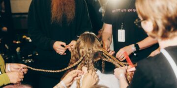 What Your Hair Reveals About Your Health, According to a TCM Doctor