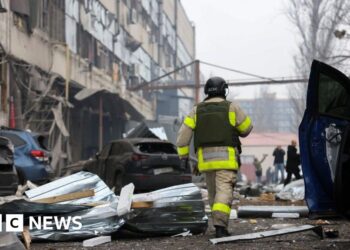 Four dead in Russian attack as diplomatic efforts to end war continue