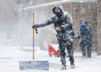 At least 10 people die, million without power as winter storm grips US | Weather News