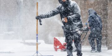 At least 10 people die, million without power as winter storm grips US | Weather News