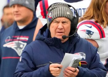 Mahomes, Watt sound off on Bill Belichick missing first-ballot HOF nod