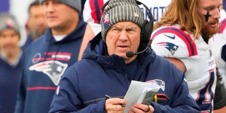 Mahomes, Watt sound off on Bill Belichick missing first-ballot HOF nod