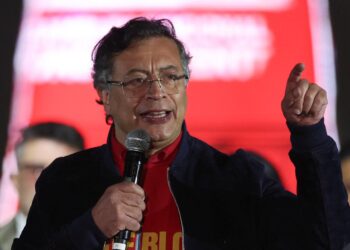 Petro says Colombia cooperating with US ‘despite insults, threats’ | Politics News