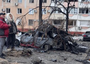 At least three people killed in Russian attacks on Ukraine | Russia-Ukraine war News