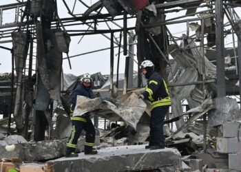 Two killed, dozens wounded in large Russian drone attacks across Ukraine | Russia-Ukraine war News