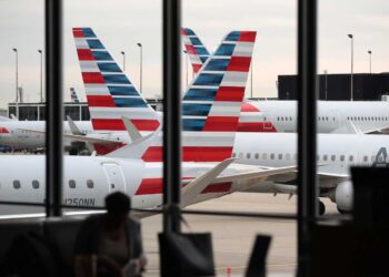 What You Need to Know Before Flying With American Airlines