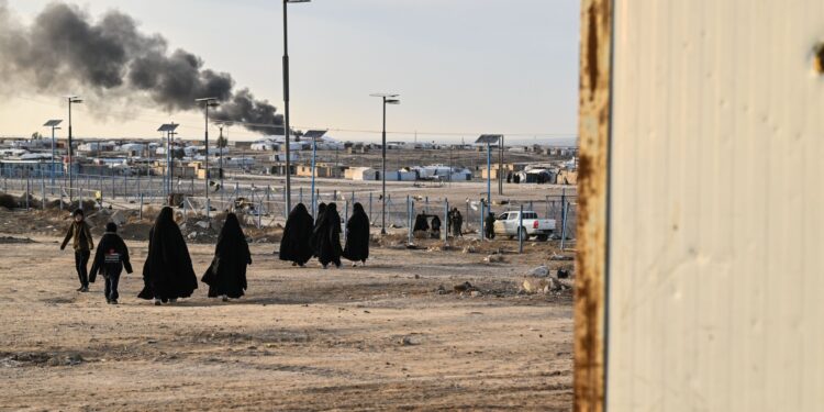 US begins transferring ISIL-linked detainees from Syria to Iraq | News