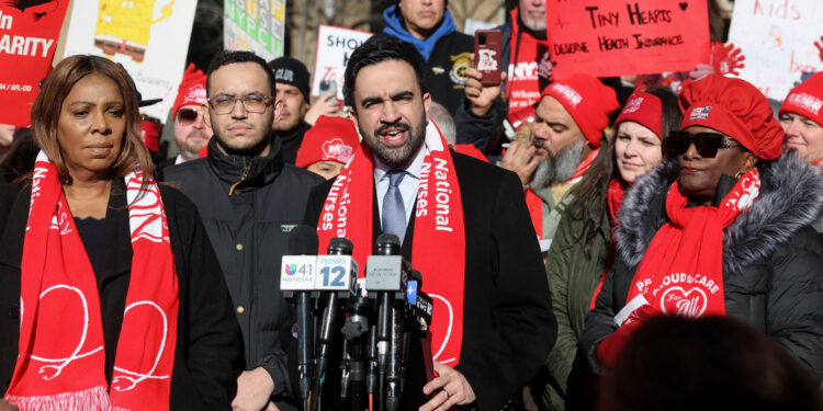 Mamdani backs striking NYC nurses, denounces hospital bosses’ pay | Newsfeed