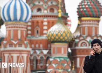 Russia moves to block WhatsApp in messaging app crackdown