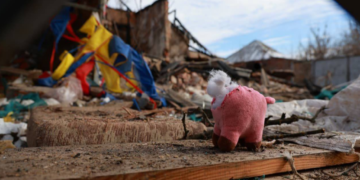 Russian strike kills 3 Ukrainian toddlers and father, with pregnant mother injured